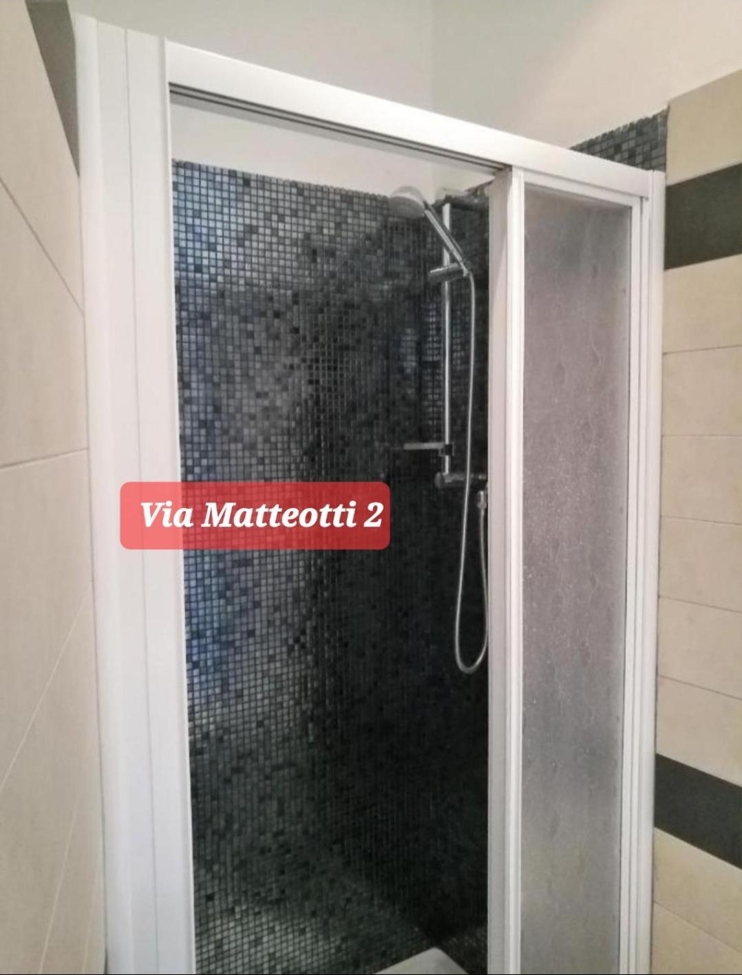 Via Matteotti & Via Carracci Apartments Bologne Extérieur photo