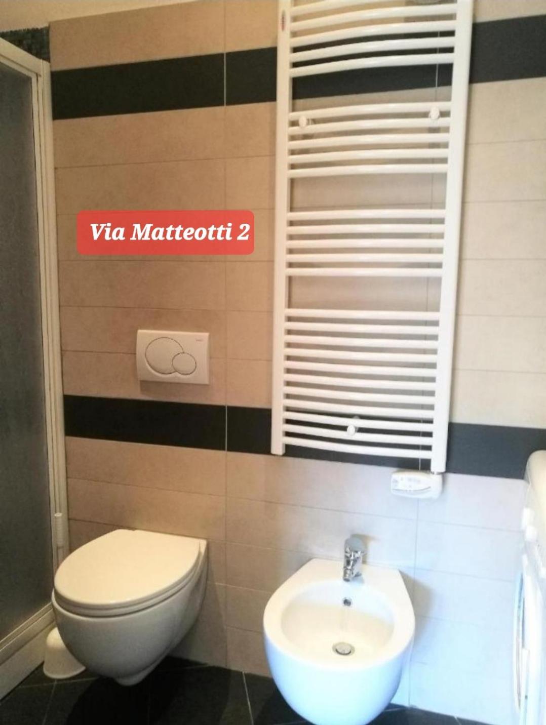 Via Matteotti & Via Carracci Apartments Bologne Extérieur photo