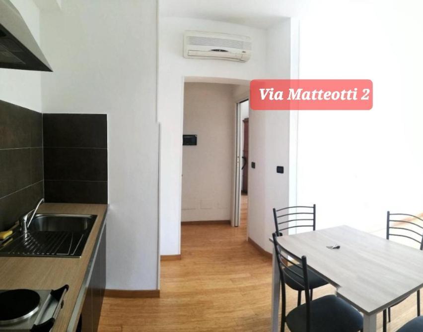 Via Matteotti & Via Carracci Apartments Bologne Extérieur photo