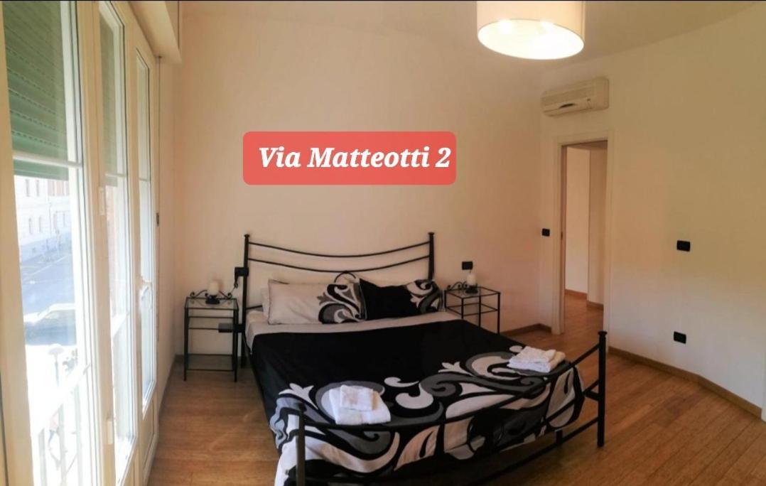 Via Matteotti & Via Carracci Apartments Bologne Extérieur photo